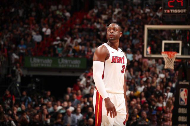 约基奇缺阵掘金大胜快船 文班10分马刺负雄鹿